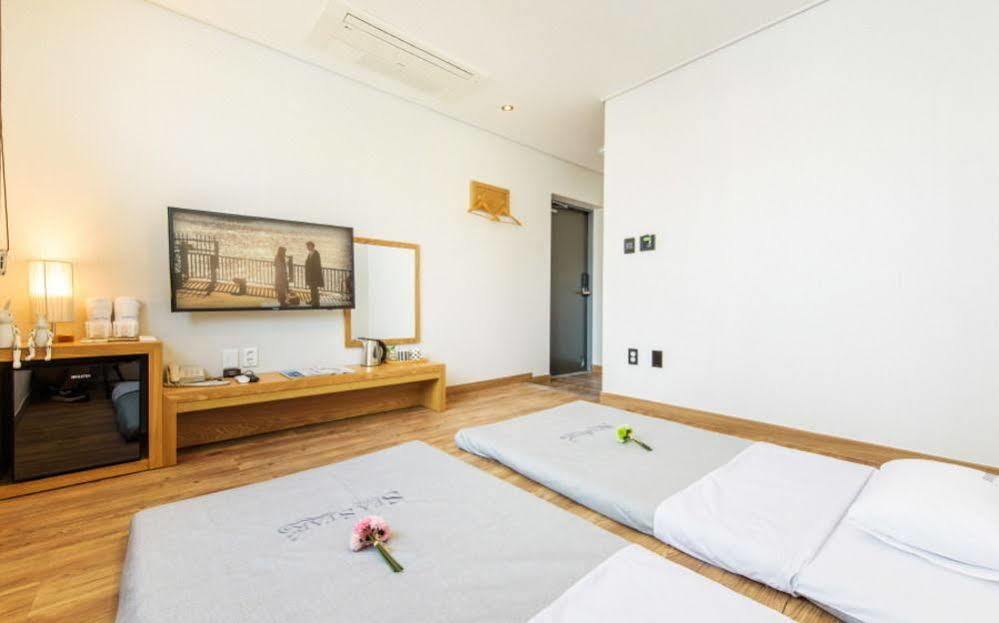 Sea Star Hostel Joszu Kültér fotó