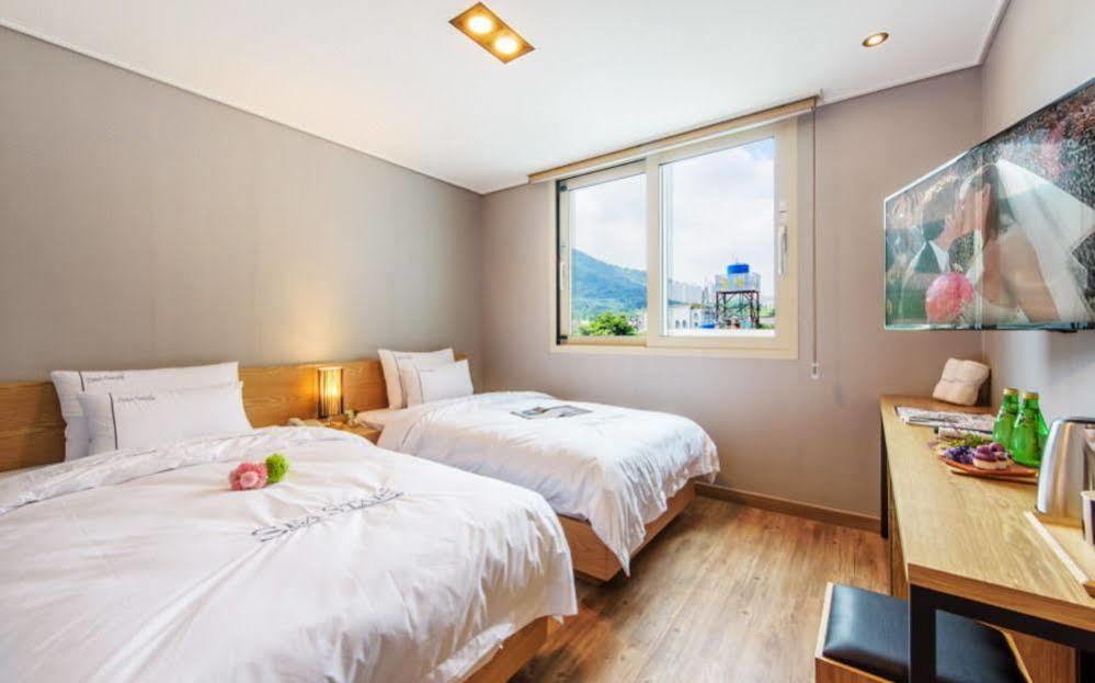 Sea Star Hostel Joszu Kültér fotó